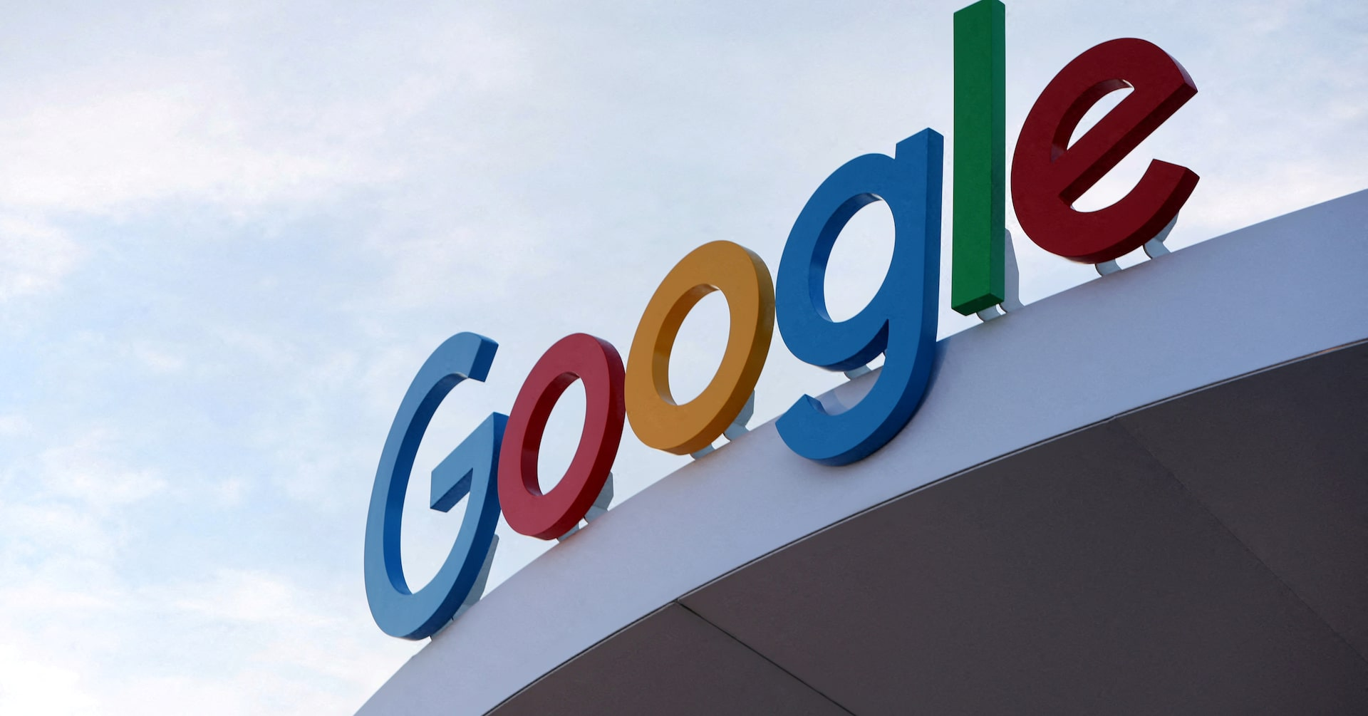 Verizon locks $1B-plus dark-fiber deal for Google data centers
